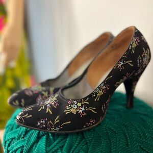 Vintage 50s Floral Black Heels